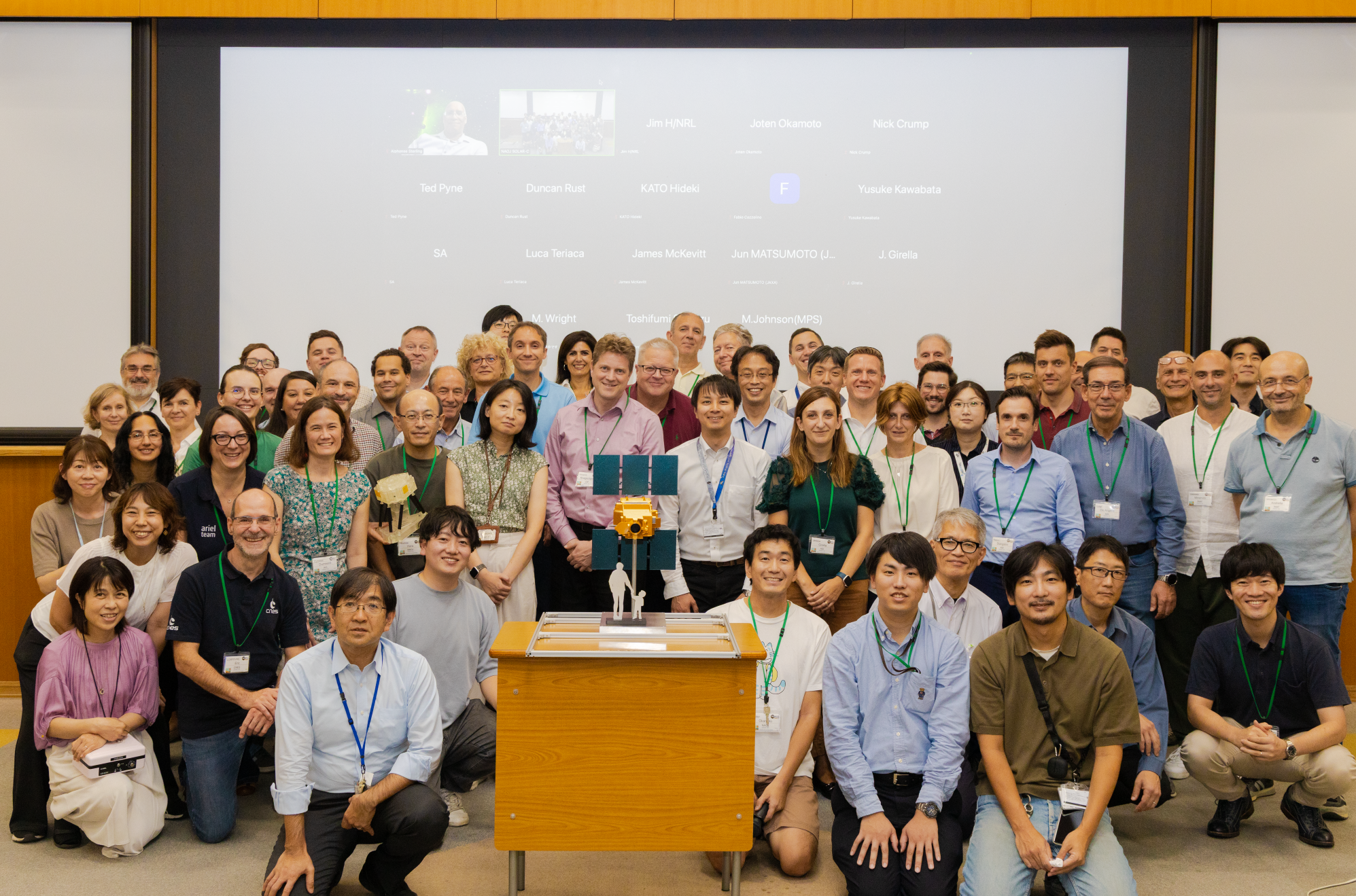 Full-team meeting　集合写真