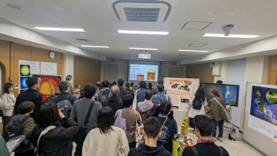 Full-team meeting　集合写真